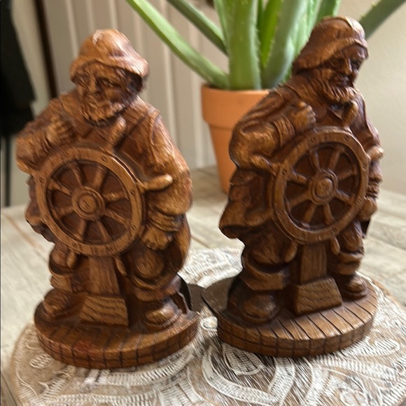 BURWOOD CO. BURWOOD SEA CAPTAIN AT THE WHEEL, VINTAGE BOOKENDS - Picture 1 of 12